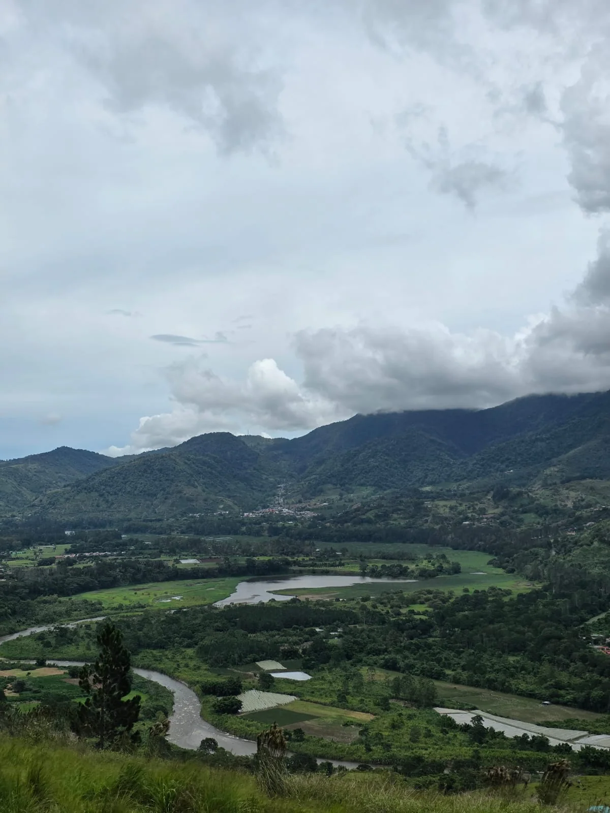 Mountain and valley landscape in Cartago